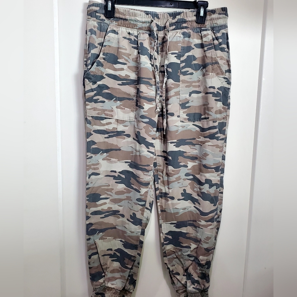 Gap Tencel Camo Jogger Size M Green